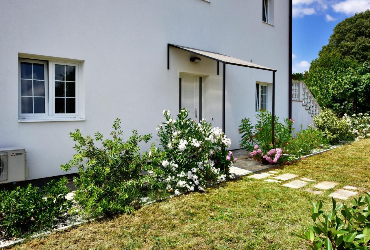 Apartman Melita Porec Exterior photo